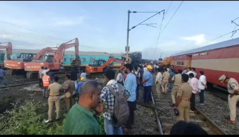 கவரைப்பேட்டை விபத்து குறித்து ரயில்வே உயர்மட்ட குழு நேரில் சென்று ஆய்வு.